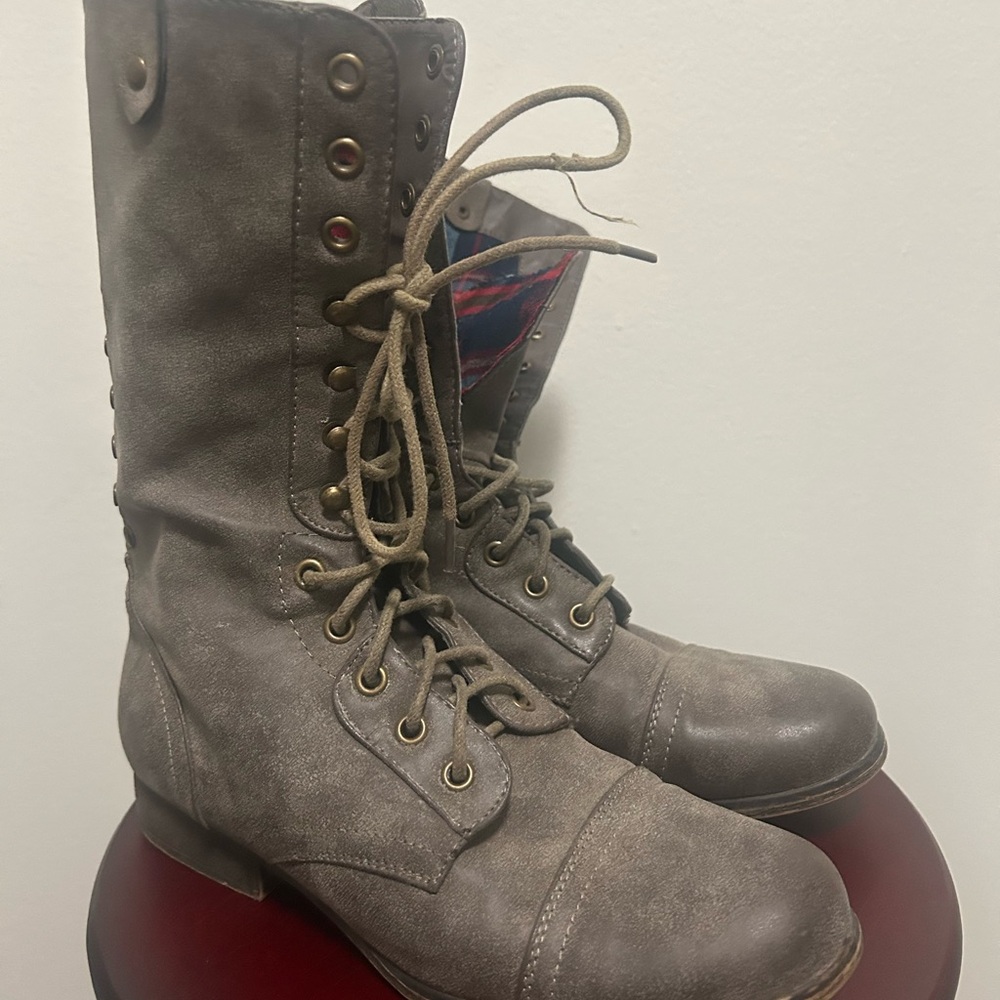 Steve Madden Galeria Grey/ Brown Combat Boots | Mid-Calf Streetwear | Size 7.5M